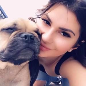 Meet your Posher, Casey